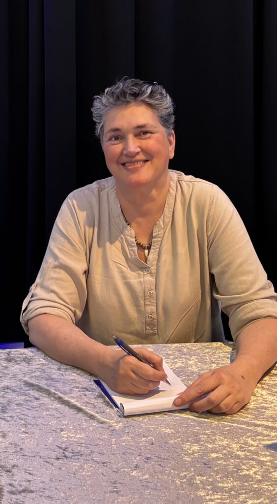 Lesley van Black Crow Dakota